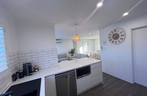 Ulladulla Apartment | PJ's Ulladulla - Harbour & Pacific Ocean Views.