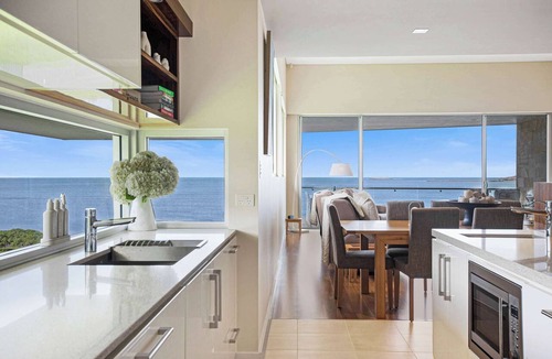 McCracken House | Platform 39, Beachfront & Victor Harbor Views