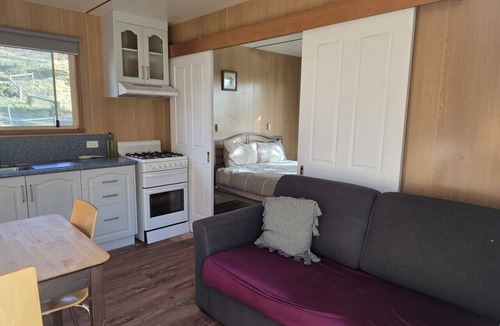 Mount Rumney House | Platypus Cabin - Mt Rumney Escapes