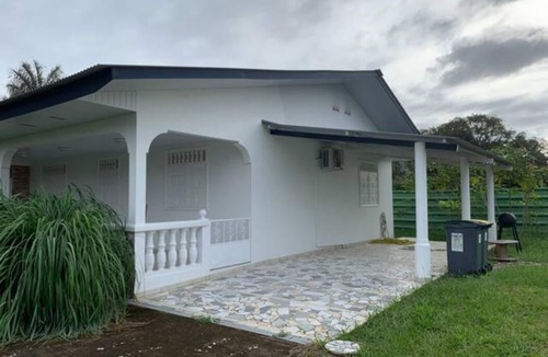 Matoury House | Pleasant fully equipped house, air-conditioned bedroom + terrace