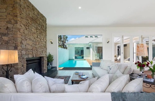 Point Leo Villa | Point Leo Luxury Beach House - Point Leo