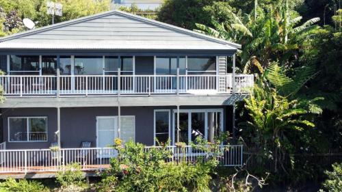 Avoca Beach House | Point View - 'amazing Views =& Location='