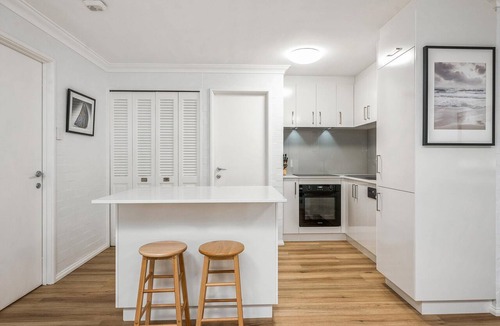 Subiaco Apartment | Pool, BBQ & spa (in season) - free parking and wifi - 3 bedroom 2 bathrooms