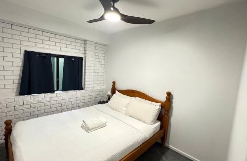 Marsden House | Pool House with 3 BDR 2 AC