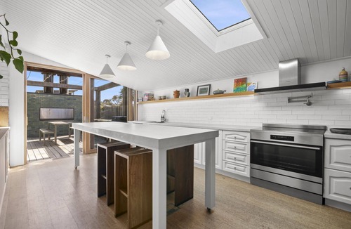 Surf Coast House | Pool on Eleventh