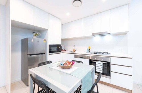 Newstead Apartment | Pool View Urban Oasis 2Bed Apt/Top Suburb/Parking