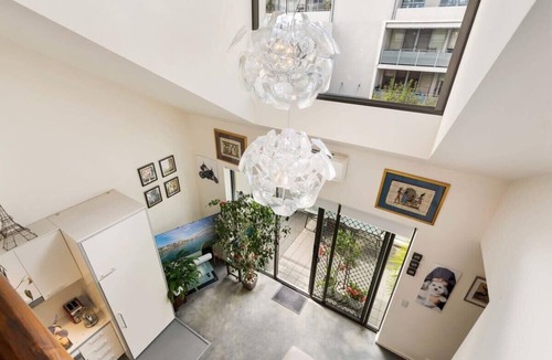 Redfern Apartment | Poolside Apartment Opposite Redfern Park
