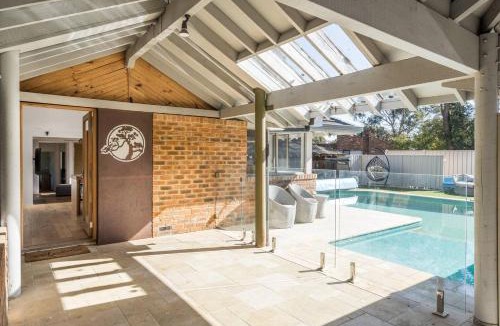 Mount Eliza House | 'Poolside Haven' Your Mount Eliza Family Getaway