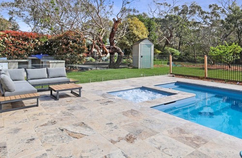 Wallington Apartment | Poolside Loft- Private retreat, Shared Pool/Spa, Basketball Court, Close to wineries, Golf, Beaches