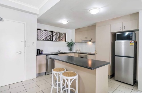 Parramatta Park Apartment | Poolside on Martyn Relax in Resort style Comfort