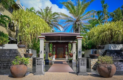 Westcourt Apartment | Poolside Paradise Cairns - 9 Pools BBQ Gym