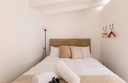 Mount Nathan House | POORINDA RETREAT