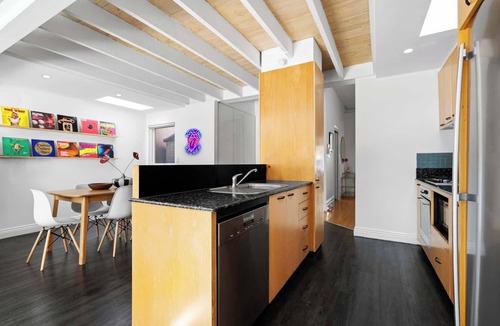 Port Melbourne House | Port Paradiso Summary