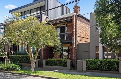 Port Melbourne House | Port Paradiso Summary