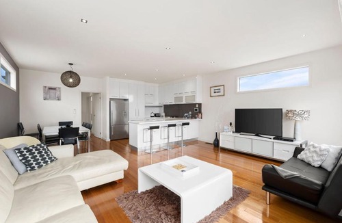 Portarlington House | Port Views