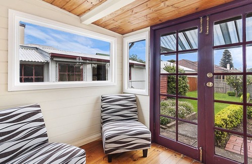 Warrnambool House | Positioned in the center of Warrnambool at a location that cannot be beat.
