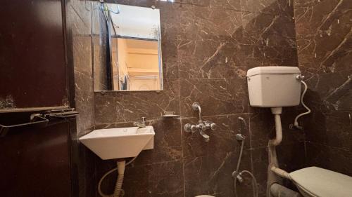 Jabalpur Hotel | Preet Residency Homestay