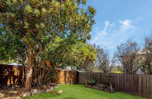 Holland Park West House | Premier 1BR Studio Retreat