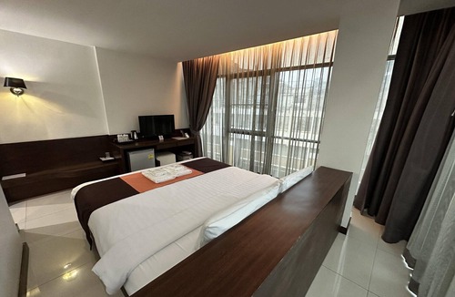 Makkasan House | Premier Double Stay | Elegant & Central