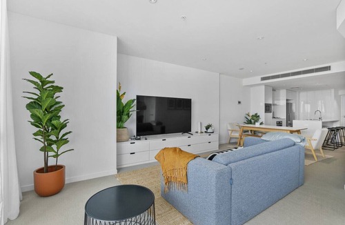 Brisbane Central Business District Apartment | Premium 2-Bed 2-BathSkytower Uptown Apartment | Central Park-Style Views