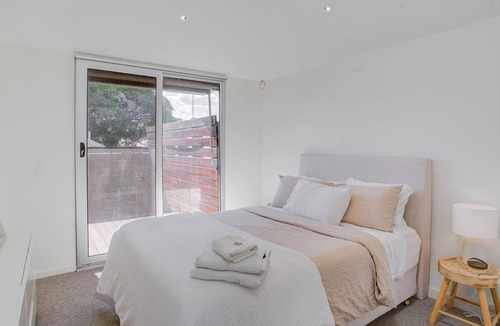 South Melbourne House | Premium double story terrace house ~ 5★ Location