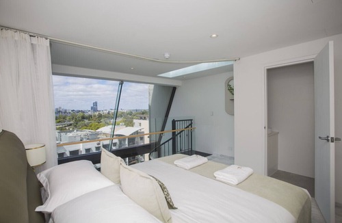 Perth Central Business District Hotel | Premium King Room - Quinn’s Botany Boutique K05