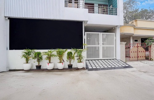 Bareilly House | Premium Neelam Hotel