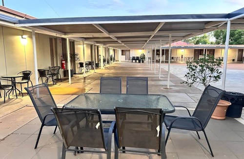 Charleville Hotel | Premium Queen Charleville