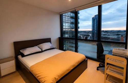 Docklands Apartment | Premium River View Apartment in Docklands