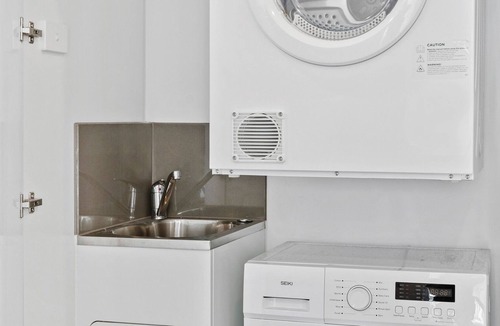 Preston Apartment | Preston 2 Bedroom Charm Near Markets and Shops