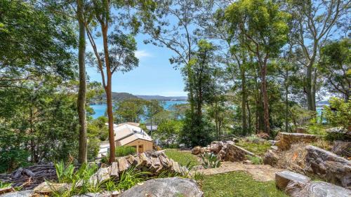 Pretty Beach House | 'Pretty Beach Bay Vista' by HolidayCo