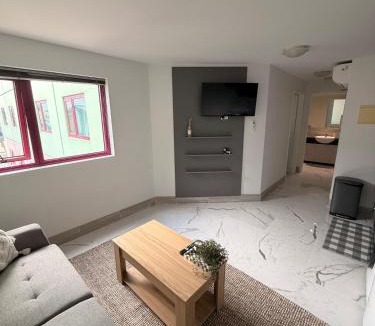 Carlton South Apartment | Prime Carlton 1BR Walk to CBD & UNI