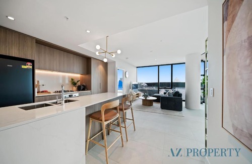 Perth Central Business District Apartment | Prime Location CBD with Pool & Gym
