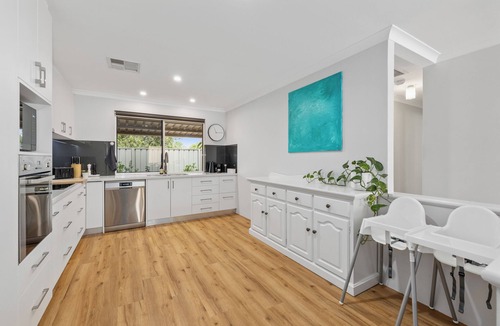 Lathlain House | Prime Location Crown, Train&City