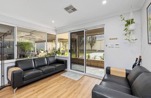 Lathlain House | Prime Location Crown, Train&City