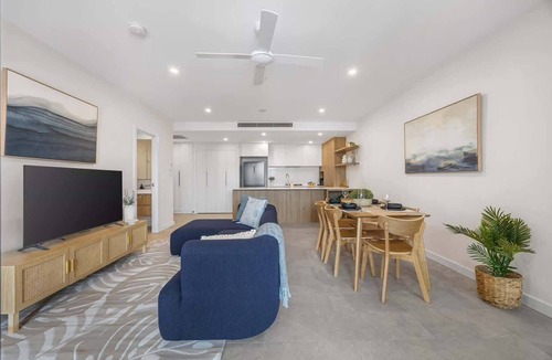 Eagle Farm Apartment | Prime Location: Eat Street, Restaurants & 5kms CBD