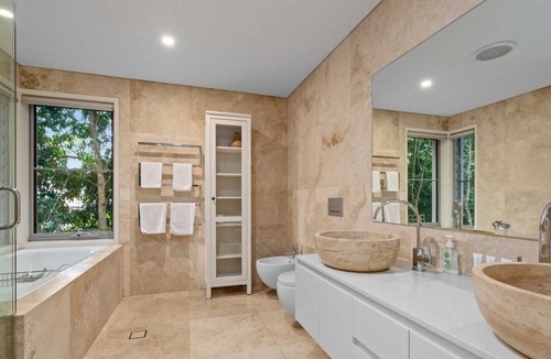 Northwood House | Private 3-Bed North Shore Haven with Swimming Pool