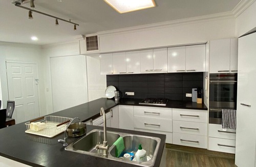 Werribee House | Private 6 People home at Werribee