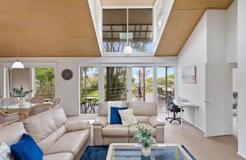 Silverleaves House | Private Access to Beach Oceanview with Home Gym