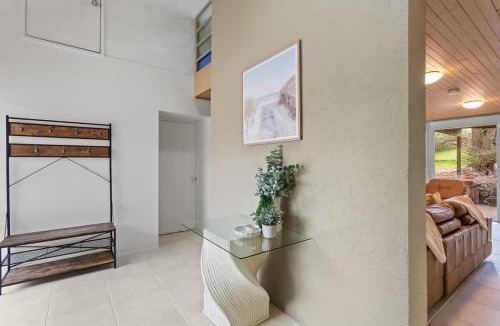 Silverleaves House | Private Access to Beach Oceanview with Home Gym