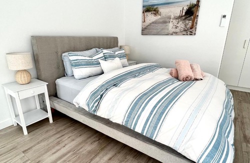 Barwon Heads House | Private Barwon Heads Cottage Walk to River