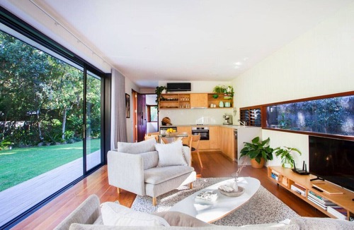 Broken Head House | Private Beachfront Bungalow. Pet-Friendly!