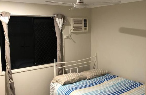 Rosslea House | Private Bedroom in Sharehouse