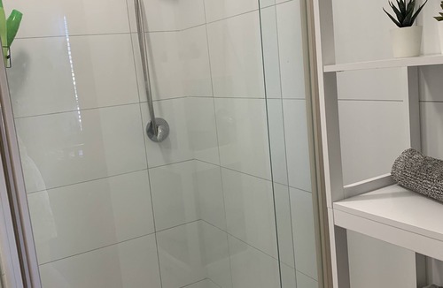Morphett Vale Apartment | Private calm Flat