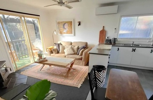 Cape Woolamai Cottage | Private Cottage Walking Distance to the Beach and Restaurants