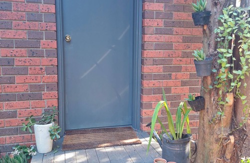 Glen Waverley Apartment | Private ensuite