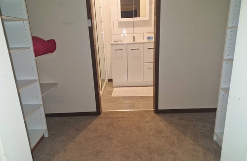 Glen Waverley Apartment | Private ensuite