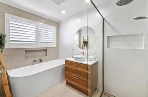 Minyama Apartment | Private Escape | Mooloolaba Close & Courtyard