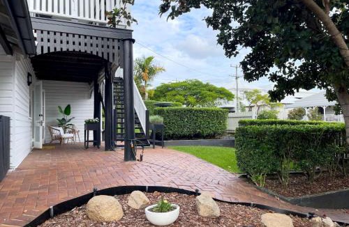 Windsor House | Private Garden Suite in Classic Queenslander - Near CBD and Royal Brisbane Hospital