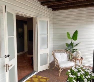 Windsor House | Private Garden Suite in Classic Queenslander - Near CBD and Royal Brisbane Hospital